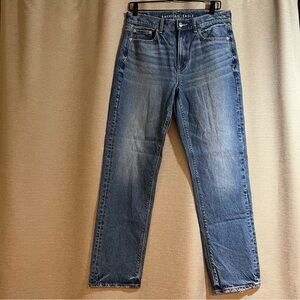 American Eagle Super High-Rise Straight Jeans - Size 6 Regular - Stretch Comfort